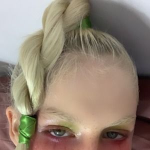 Meet your Posher, Stella